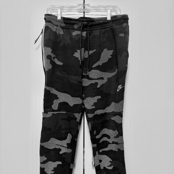 Nike Joggers - Picture 1 of 4